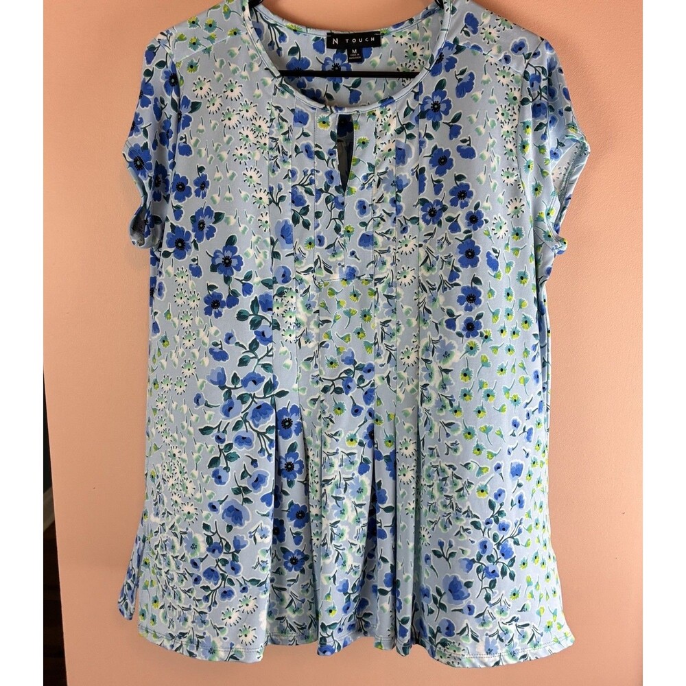 N Touch Women’s Pleated Front Cap Sleeve Blue Floral Top Size Medium